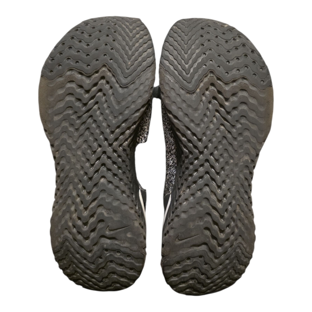 Nike Black and Gray Running Shoes - Picture 3 of 5